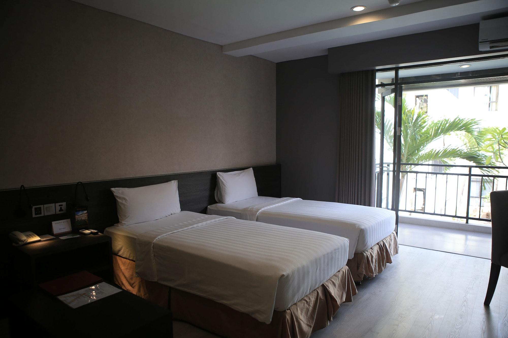 Grand Kuta Hotel And Residence Legian  Exterior photo