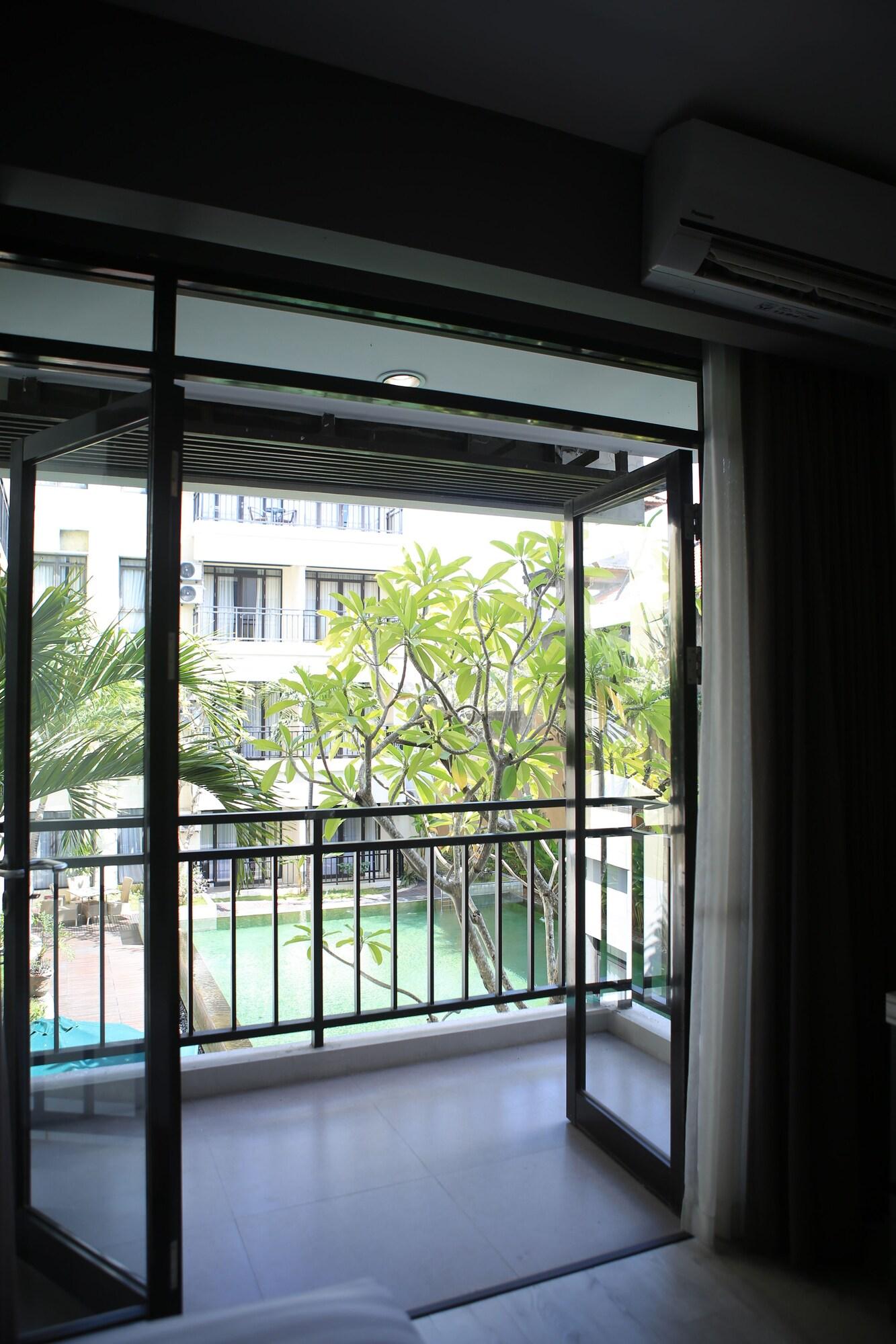 Grand Kuta Hotel And Residence Legian  Exterior photo