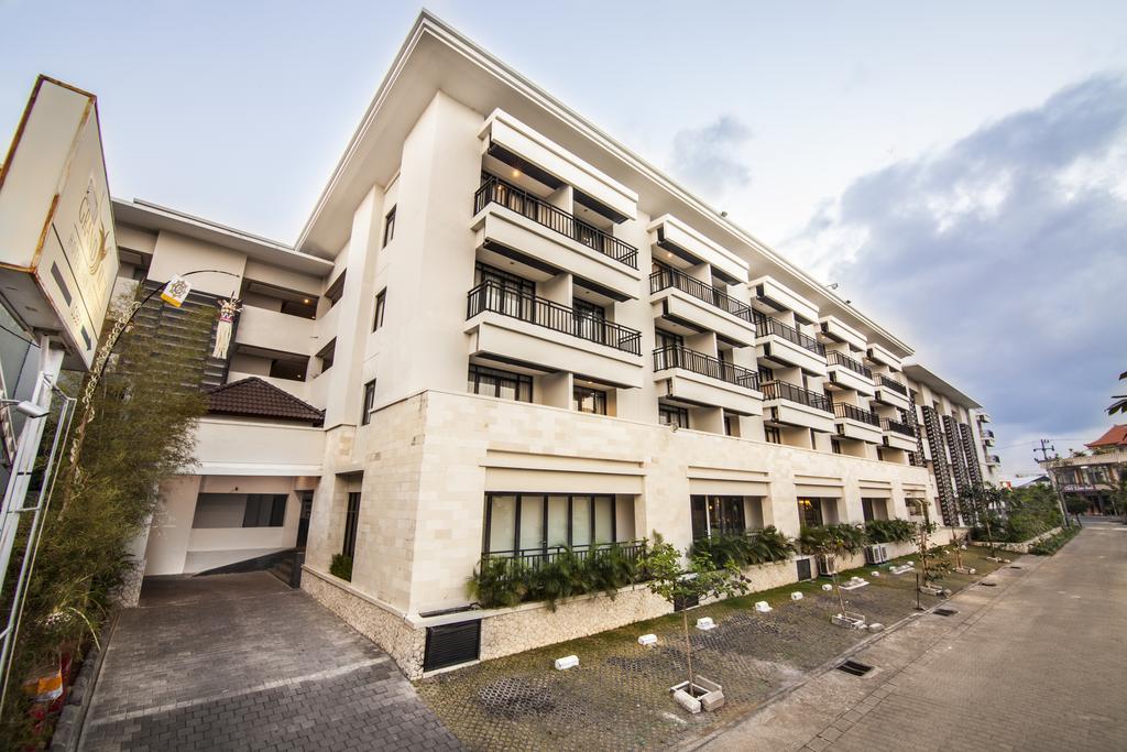 Grand Kuta Hotel And Residence Legian  Exterior photo