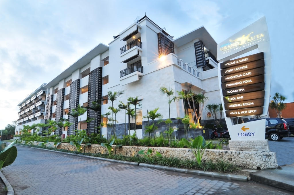 Grand Kuta Hotel And Residence Legian  Exterior photo